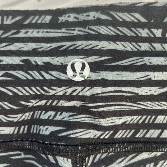 LULULEMON Leggings Size 4 - Picture 3 of 5